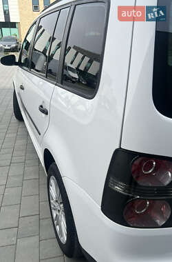 Мінівен Volkswagen Touran 2010 в Хмельницькому