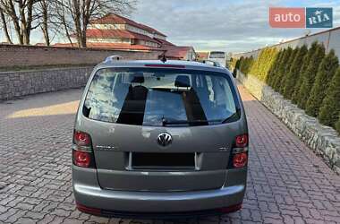 Минивэн Volkswagen Touran 2010 в Виннице