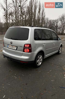 Мінівен Volkswagen Touran 2008 в Звягелі