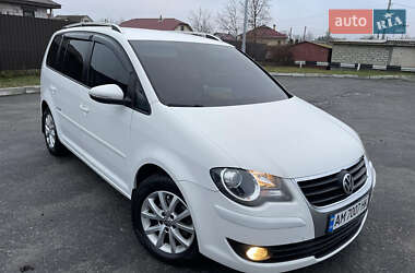 Минивэн Volkswagen Touran 2010 в 