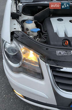 Минивэн Volkswagen Touran 2010 в 