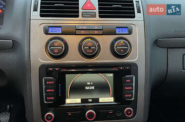 Минивэн Volkswagen Touran 2010 в 
