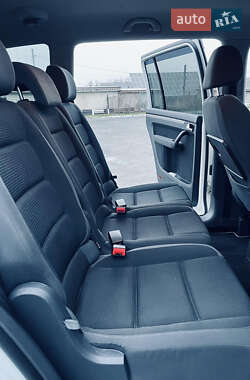 Минивэн Volkswagen Touran 2010 в 