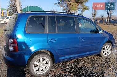 Мінівен Volkswagen Touran 2007 в Луцьку