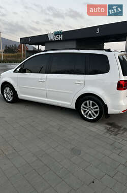 Минивэн Volkswagen Touran 2011 в Виноградове