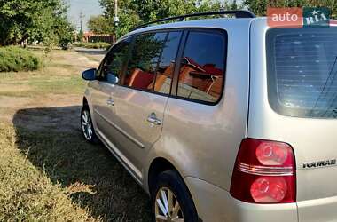 Мінівен Volkswagen Touran 2010 в Сумах