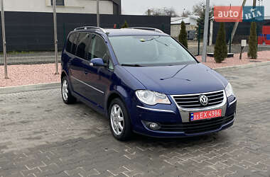 Минивэн Volkswagen Touran 2008 в Луцке