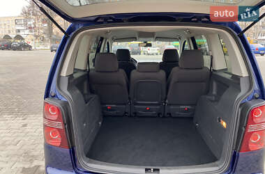 Минивэн Volkswagen Touran 2008 в Луцке