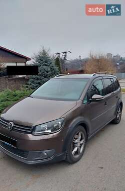 Мінівен Volkswagen Touran 2011 в Дніпрі