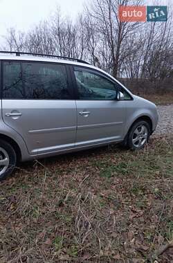 Мінівен Volkswagen Touran 2004 в Тульчині