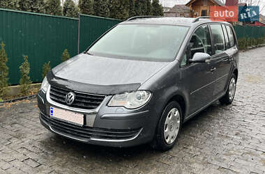 Мінівен Volkswagen Touran 2006 в Чернівцях