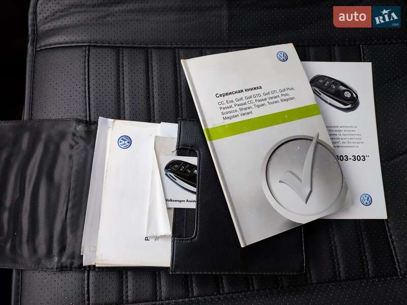 Минивэн Volkswagen Touran 2010 в Днепре