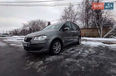 volkswagen touran 2009 в Звягель від професійного продавця Сергій