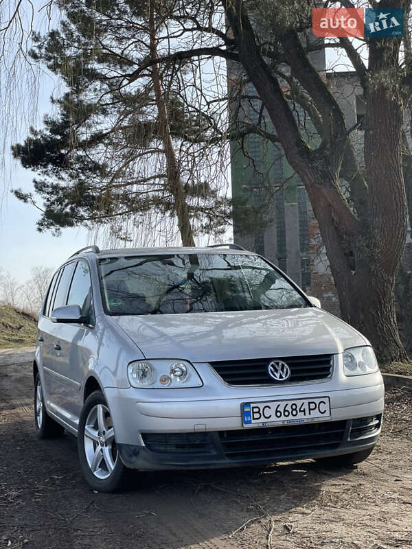 Минивэн Volkswagen Touran 2006 в Нижанковичах