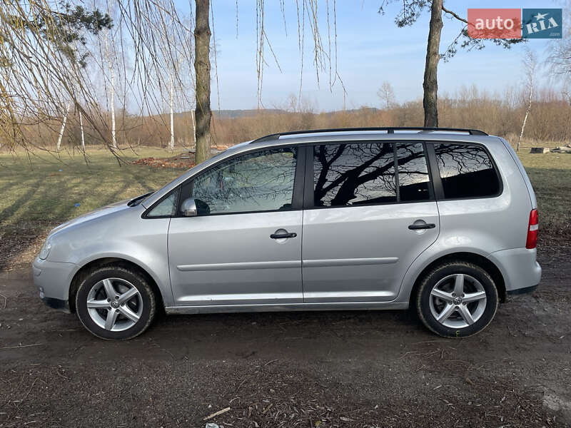 Минивэн Volkswagen Touran 2006 в Нижанковичах