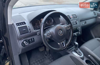 Минивэн Volkswagen Touran 2011 в Новоархангельске