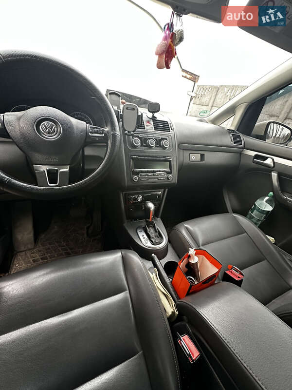 Мінівен Volkswagen Touran 2015 в Черкасах