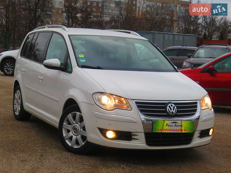 Мінівен Volkswagen Touran 2010 в Кропивницькому