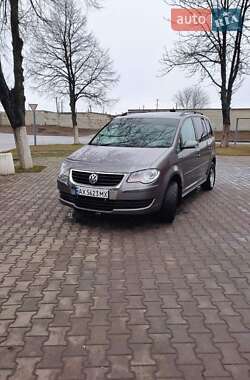 Минивэн Volkswagen Touran 2006 в Лозовой