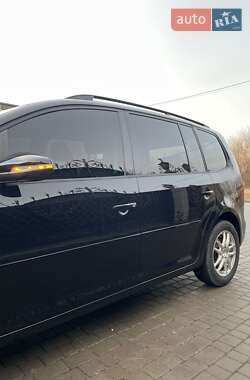 Мінівен Volkswagen Touran 2011 в Нововолинську