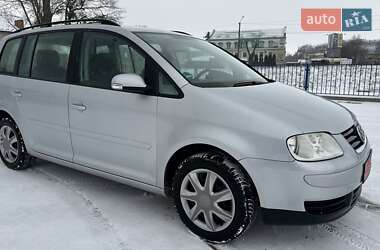 Мінівен Volkswagen Touran 2005 в Нововолинську