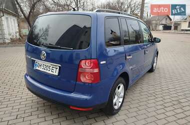 Мінівен Volkswagen Touran 2009 в Житомирі