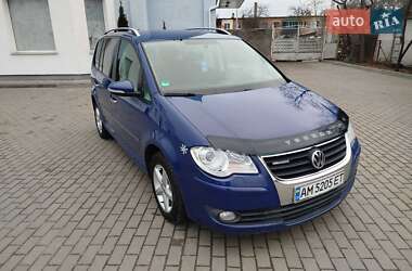 Мінівен Volkswagen Touran 2009 в Житомирі