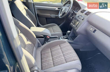 Минивэн Volkswagen Touran 2011 в 
