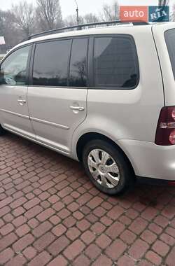 Мінівен Volkswagen Touran 2010 в Кам'янському