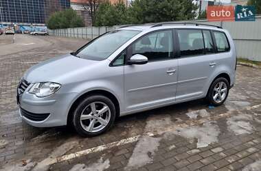 Мінівен Volkswagen Touran 2009 в Луцьку