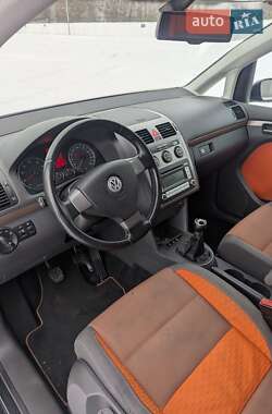 Мінівен Volkswagen Touran 2008 в Києві