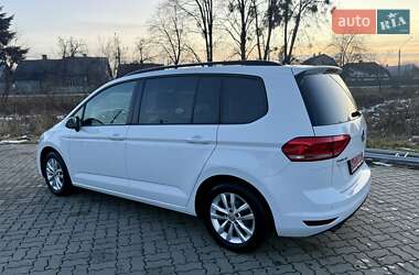 Микровэн Volkswagen Touran 2017 в Стрые