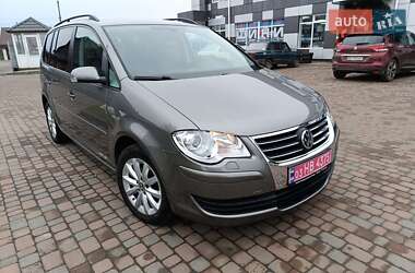 Мінівен Volkswagen Touran 2008 в Сарнах