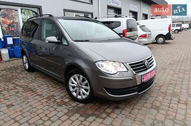 Мінівен Volkswagen Touran 2008 в Сарнах