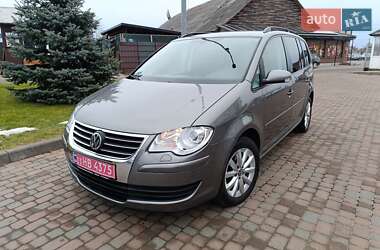 Мінівен Volkswagen Touran 2008 в Сарнах