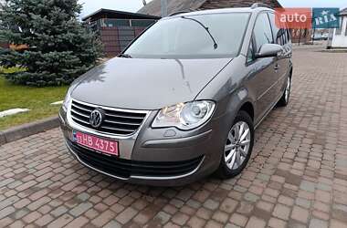 Мінівен Volkswagen Touran 2008 в Сарнах