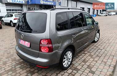 Мінівен Volkswagen Touran 2008 в Сарнах