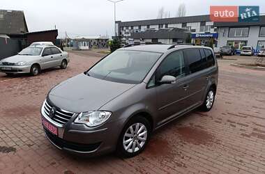 Мінівен Volkswagen Touran 2008 в Сарнах