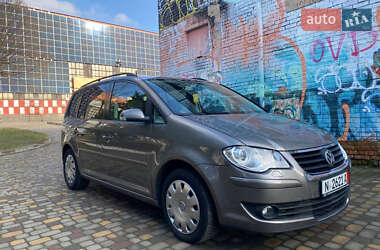 Мінівен Volkswagen Touran 2008 в Луцьку