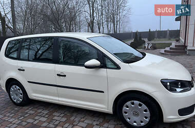 Мінівен Volkswagen Touran 2014 в 