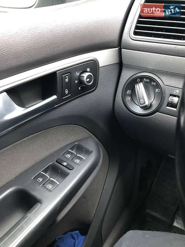 Минивэн Volkswagen Touran 2012 в Харькове фото 16 Минивэн Volkswagen Touran 2012 в Харькове