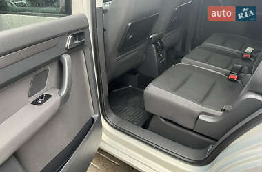 Минивэн Volkswagen Touran 2012 в 