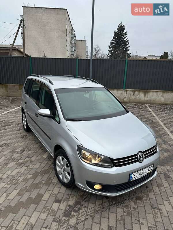 Минивэн Volkswagen Touran 2012 в Ичне