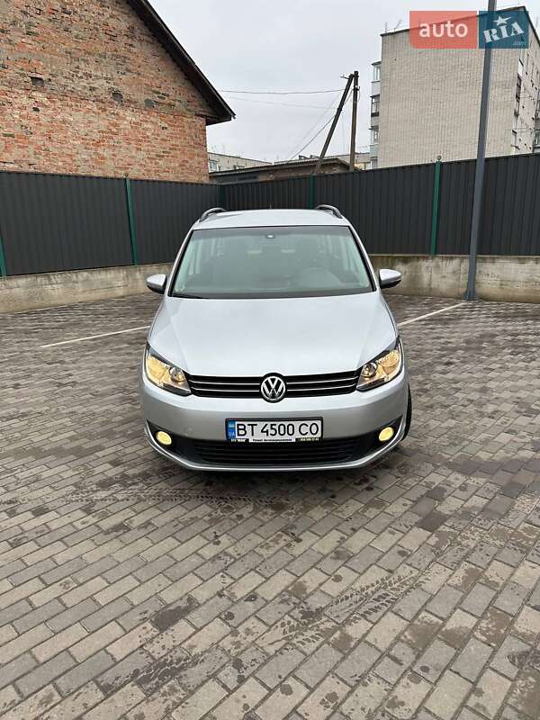 Минивэн Volkswagen Touran 2012 в Ичне