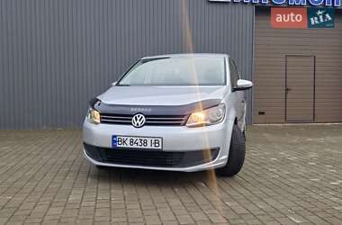 Минивэн Volkswagen Touran 2010 в Сарнах