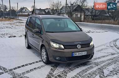 Минивэн Volkswagen Touran 2010 в Сарнах