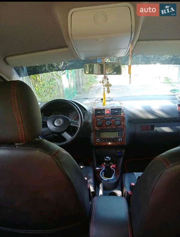 Минивэн Volkswagen Touran 2006 в Житомире