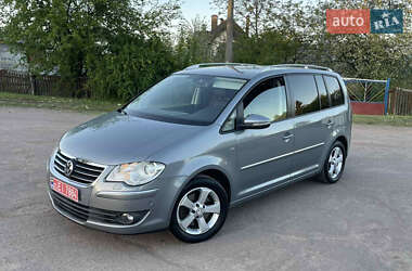 Мінівен Volkswagen Touran 2010 в 