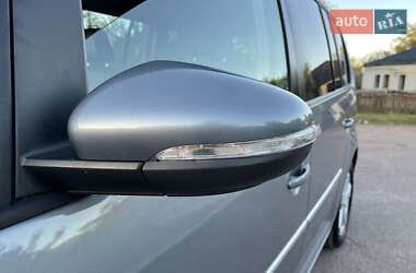 Мінівен Volkswagen Touran 2010 в 