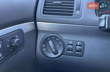 Мінівен Volkswagen Touran 2010 в 